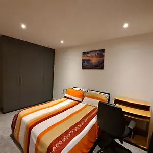  Homestay Modern Bedrooms In A House